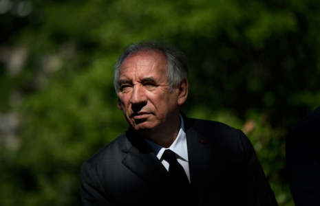 Le Premier ministre a pris acte, à Briancon (Hautes-Alpes) le 27 juin 2025, du refus de la CFDT de prolonger les négociations sur le dossier des retraites ( AFP / JEFF PACHOUD )